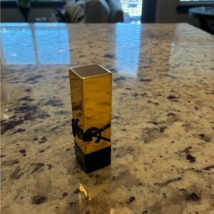YSL Rouge pur couture satinee long lasting lip 👄 color in N8 - brand new